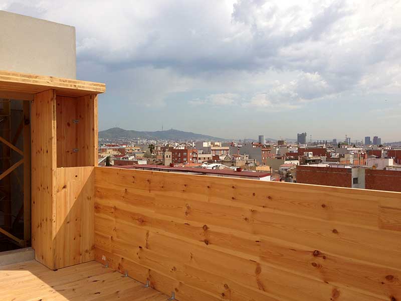 azotea de madera impermeable en edificio